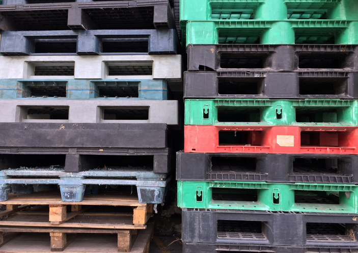 plastic pallets commercial storage